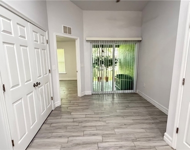 2413 Delta Avenue N - Photo Thumbnail 8