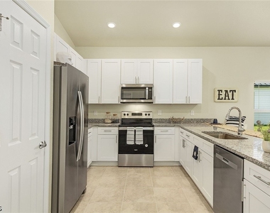 214 Nw 3rd Avenue - Photo Thumbnail 12
