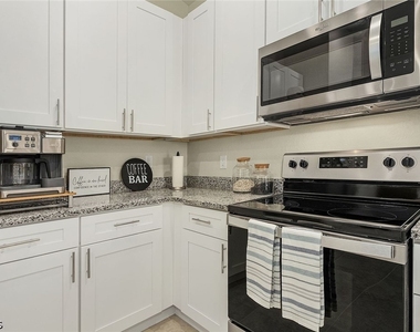 214 Nw 3rd Avenue - Photo Thumbnail 11