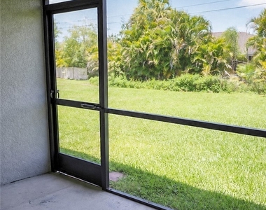 517 Ne 24th Place - Photo Thumbnail 18