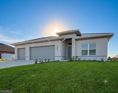 3082 Nw 4th Avenue - Photo Thumbnail 1