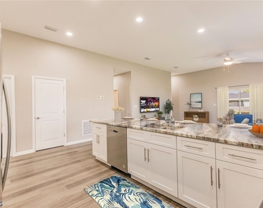 3082 Nw 4th Avenue - Photo Thumbnail 5