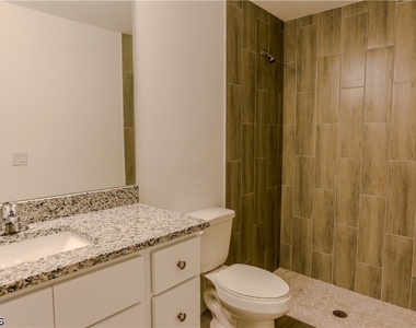 917 Graystone Avenue - Photo Thumbnail 8