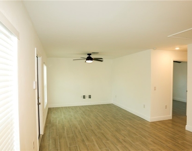 917 Graystone Avenue - Photo Thumbnail 1