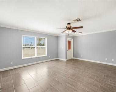 4346 Santa Barbara Boulevard - Photo Thumbnail 5