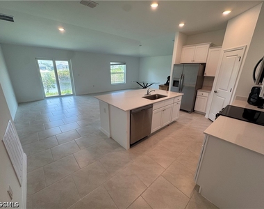 1609 Ne 33rd Terrace - Photo Thumbnail 6