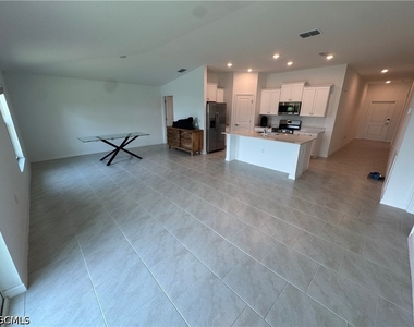 1609 Ne 33rd Terrace - Photo Thumbnail 7