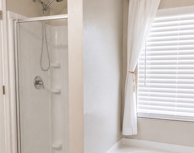 1614 Sw 22nd Terrace - Photo Thumbnail 2
