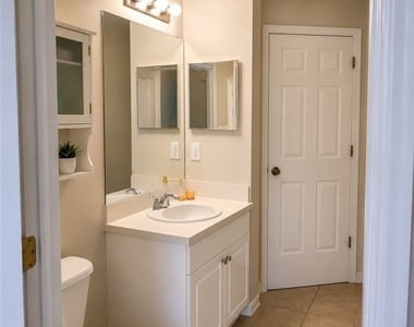 925 Sw 31st Street - Photo Thumbnail 9