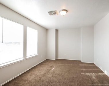 21243 Linden House Court - Photo Thumbnail 9