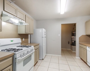 21243 Linden House Court - Photo Thumbnail 6