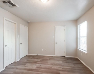 21243 Linden House Court - Photo Thumbnail 8