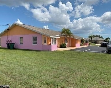 303 Sw 3rd Place - Photo Thumbnail 1