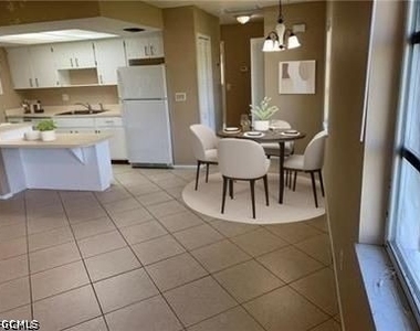 303 Sw 3rd Place - Photo Thumbnail 2