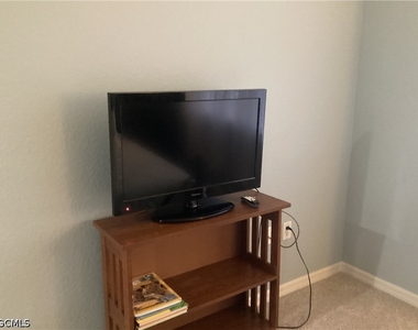 1121 Van Loon Commons Circle - Photo Thumbnail 13