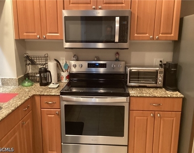 1121 Van Loon Commons Circle - Photo Thumbnail 12