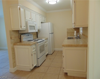 117 Stetson Street - Photo Thumbnail 2