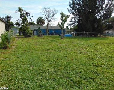 117 Stetson Street - Photo Thumbnail 16