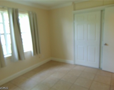 117 Stetson Street - Photo Thumbnail 8