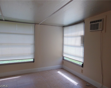 117 Stetson Street - Photo Thumbnail 11