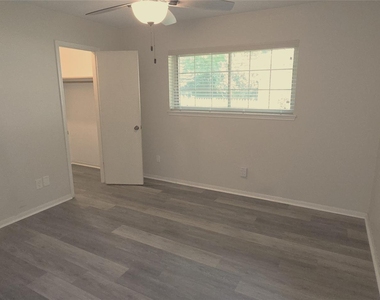 12814 Westhorpe Drive - Photo Thumbnail 11