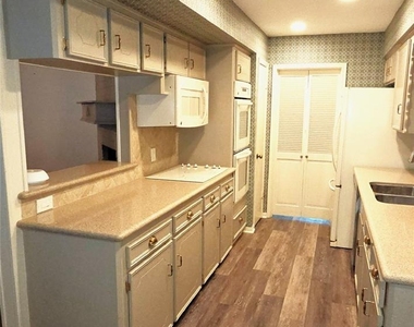 12814 Westhorpe Drive - Photo Thumbnail 3