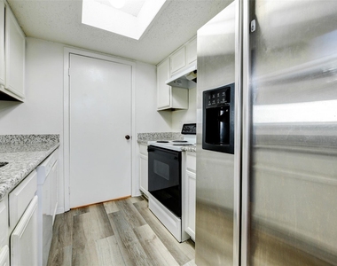 3915 Tanglewilde Street - Photo Thumbnail 6