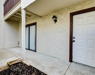 3915 Tanglewilde Street - Photo Thumbnail 17