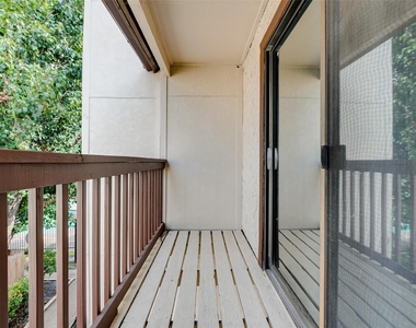 3915 Tanglewilde Street - Photo Thumbnail 14