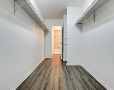 3915 Tanglewilde Street - Photo Thumbnail 11