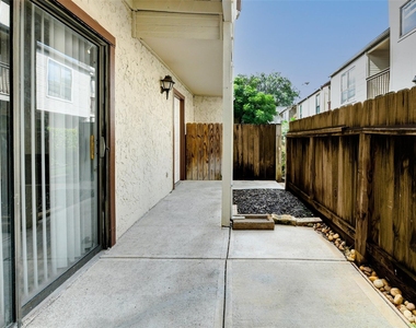3915 Tanglewilde Street - Photo Thumbnail 18