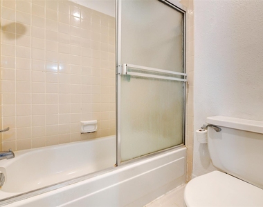 3915 Tanglewilde Street - Photo Thumbnail 12