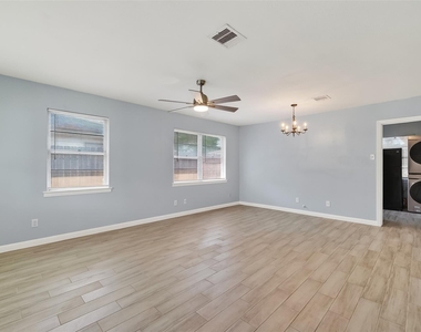 3428 Bradford Street - Photo Thumbnail 7