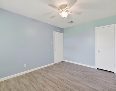 3428 Bradford Street - Photo Thumbnail 16