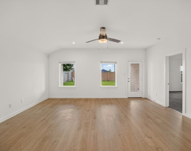 29510 Paytons Park Court - Photo Thumbnail 12