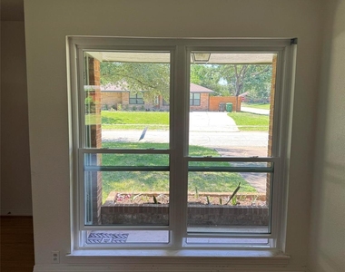 946 Stonecrest Drive - Photo Thumbnail 7