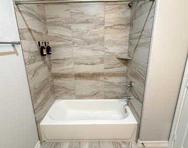 7823 Gladstone Street - Photo Thumbnail 8