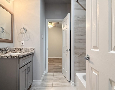 7823 Gladstone Street - Photo Thumbnail 13