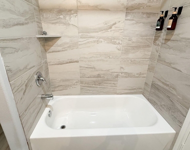 7823 Gladstone Street - Photo Thumbnail 14