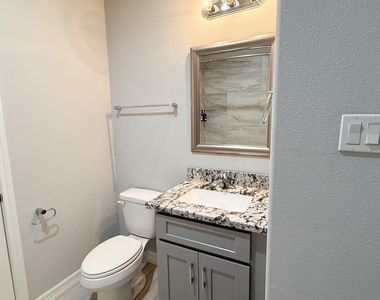 7823 Gladstone Street - Photo Thumbnail 15
