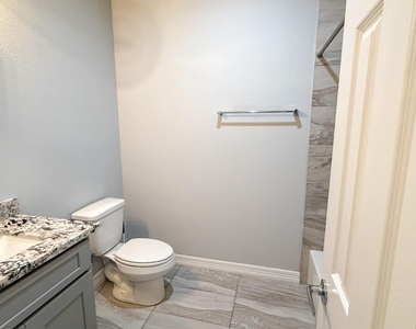 7823 Gladstone Street - Photo Thumbnail 7