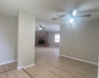 22131 Pearl Lake Drive - Photo Thumbnail 3