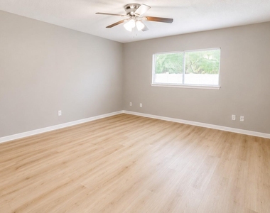 22131 Pearl Lake Drive - Photo Thumbnail 12