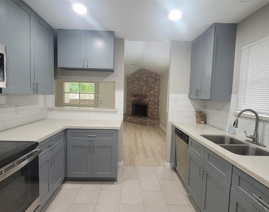 22131 Pearl Lake Drive - Photo Thumbnail 9