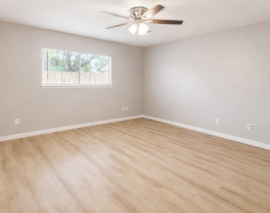 22131 Pearl Lake Drive - Photo Thumbnail 11