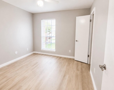 22131 Pearl Lake Drive - Photo Thumbnail 18