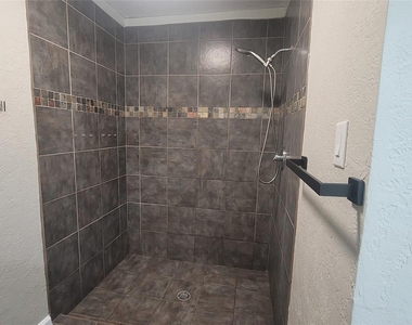 22131 Pearl Lake Drive - Photo Thumbnail 17