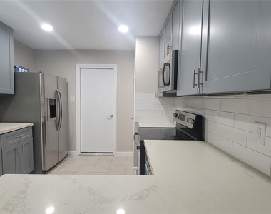 22131 Pearl Lake Drive - Photo Thumbnail 5