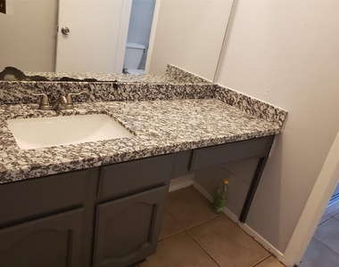 8527 Quail Hills Drive - Photo Thumbnail 4