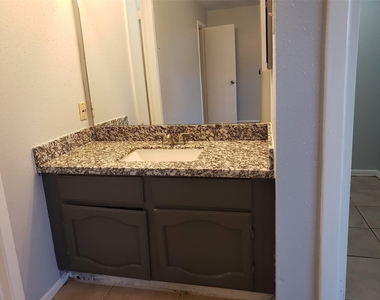 8527 Quail Hills Drive - Photo Thumbnail 5